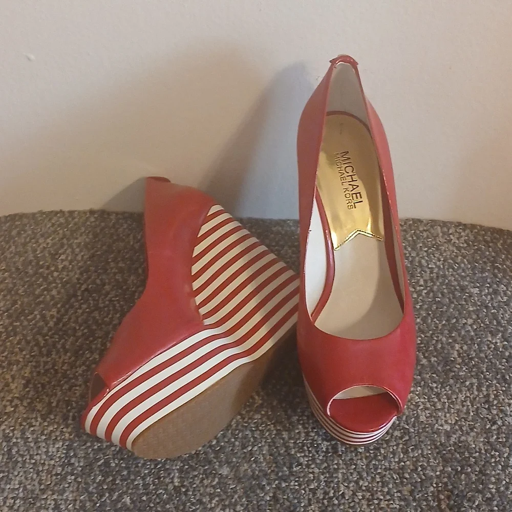 Michael Kors stylish red